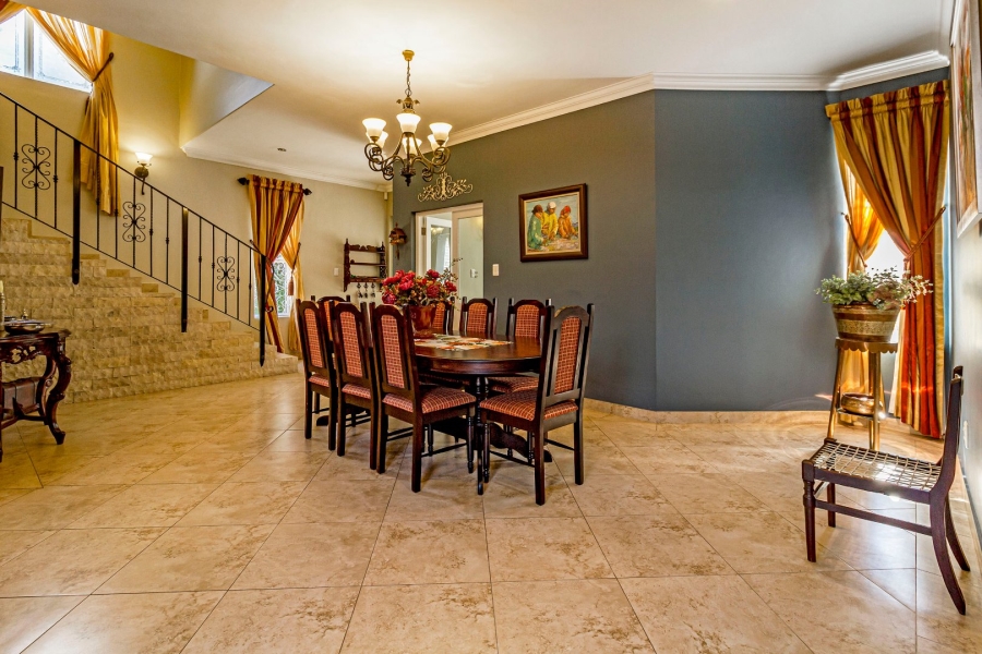 5 Bedroom Property for Sale in Golden Acre Western Cape